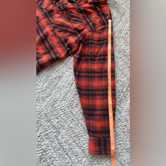 Carhartt WIP Krenz Long Sleeve Shirt in Brick, Small - Picture 11 of 11